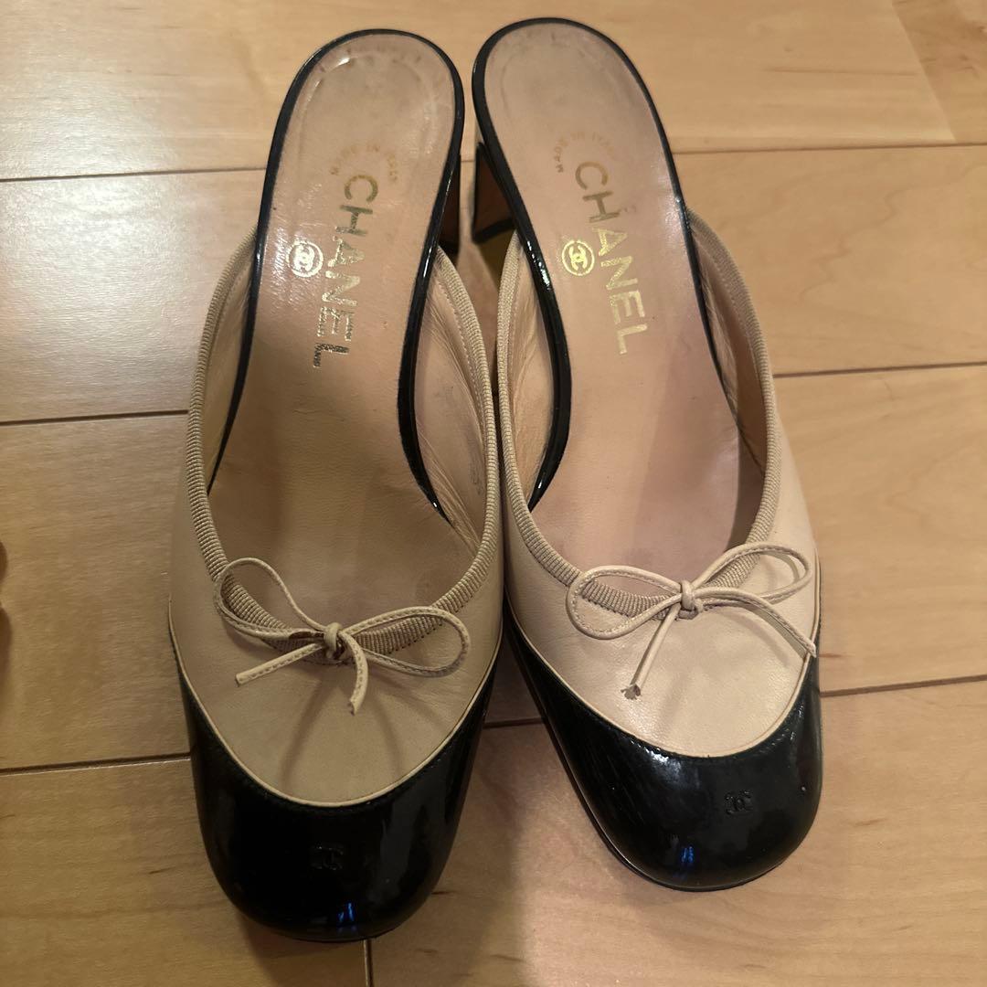 CHANEL ベージュ/ブラック ミュール　36.5